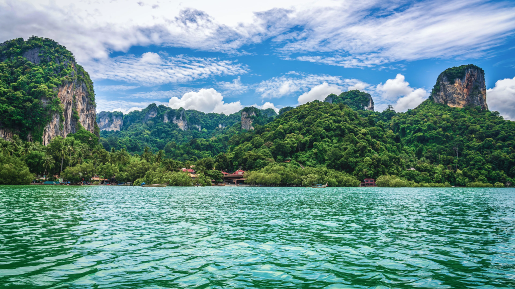 travel updates to thailand article - image of thailand